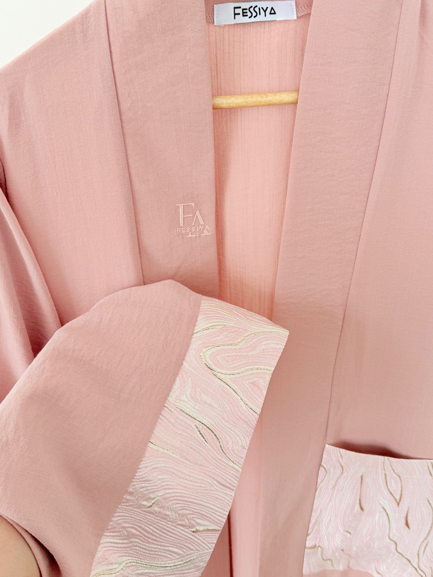 Brocard Abaya Rose