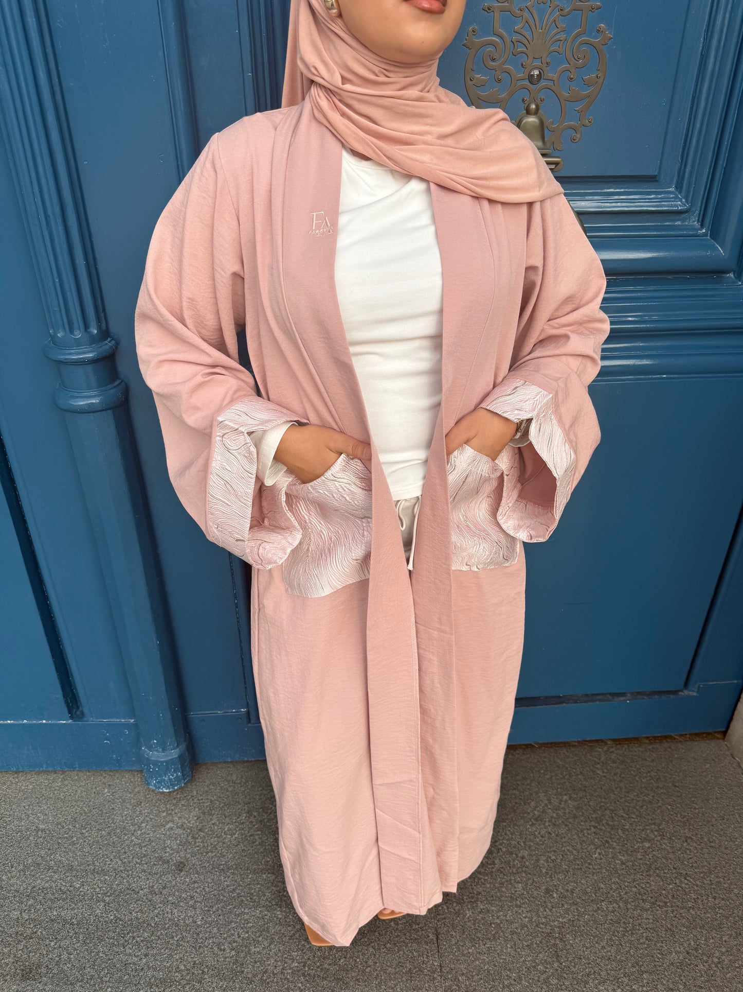 Brocard Abaya Rose
