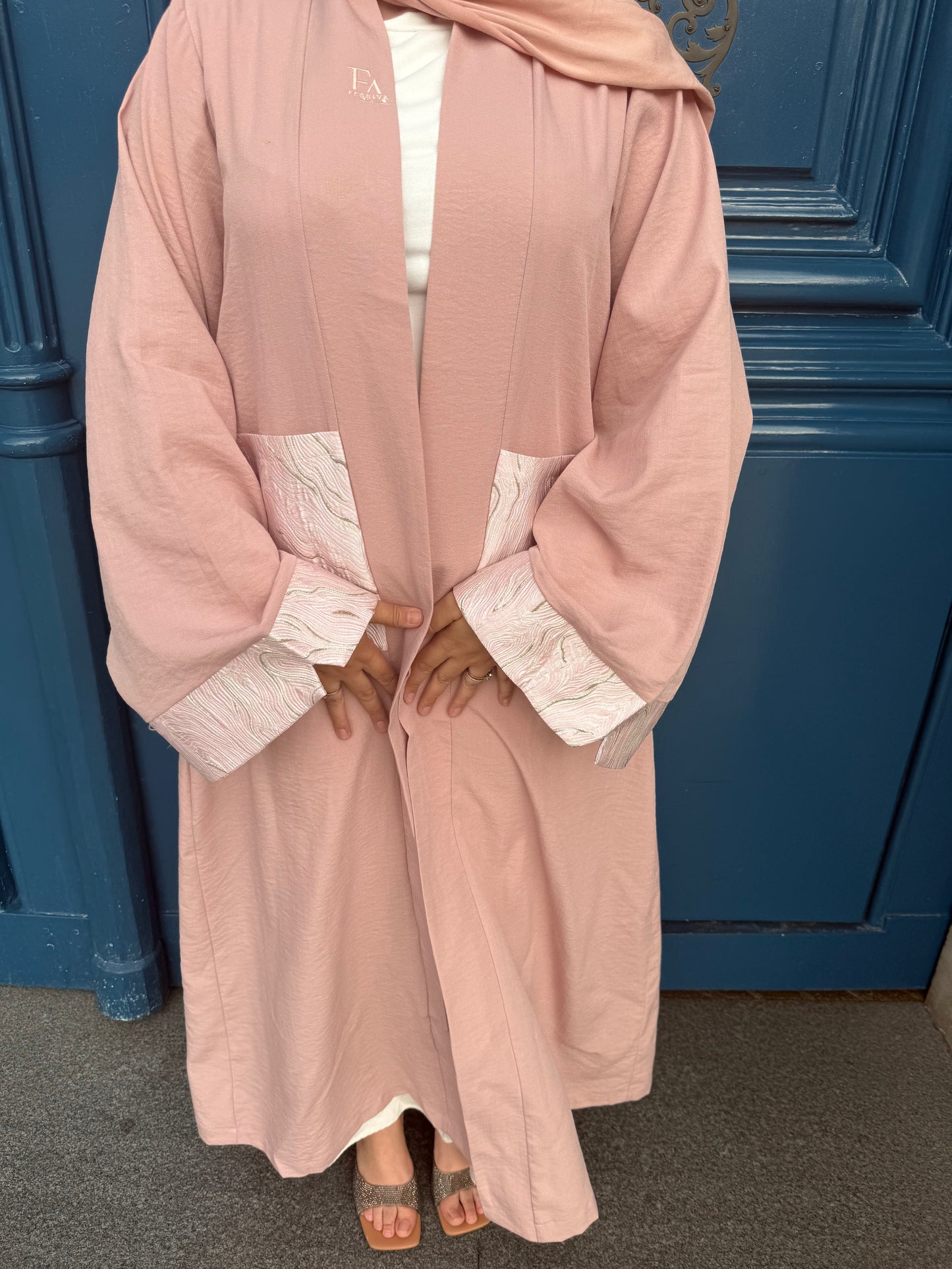 Brocard Abaya Rose